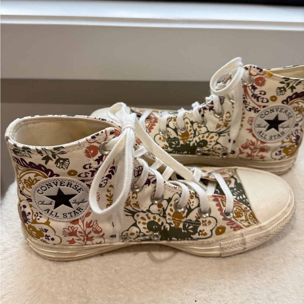 Converse Chuck Taylor All Star High 'Fall Florals' Size 7.5